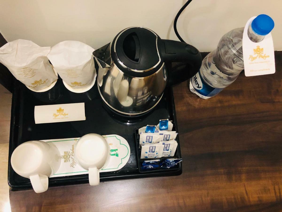 Hotel Royal Palace Hapur 외부 사진